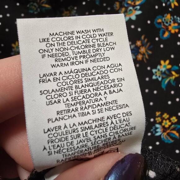 Cabi adorable black ditsy floral sleevless collared button down top small - Picture 6 of 10